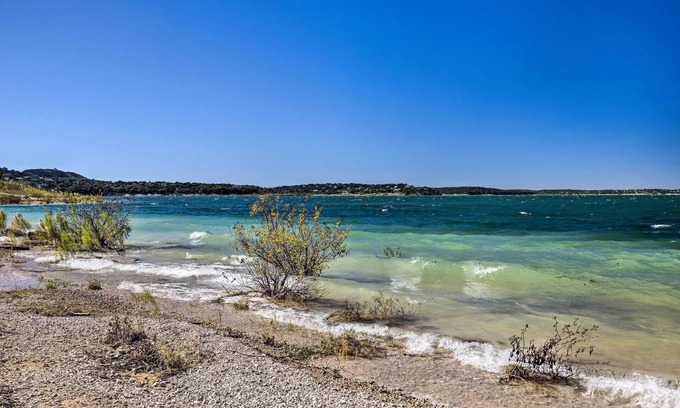 Canyon Lake Apartment | Flirty Flamingo' Studio: 1 Mi to Canyon Lake