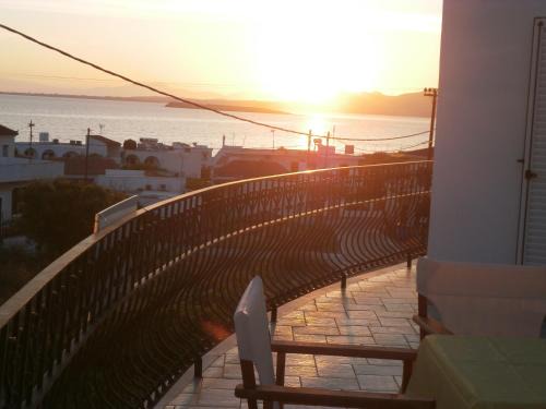 Milos Apartment | Flisvos House