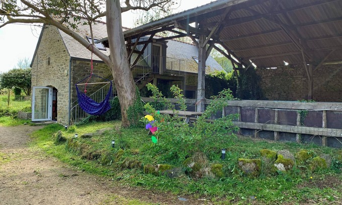 Plouhinec Apartment | Flo's bed and breakfast, in the countryside 5 minutes from the sea.