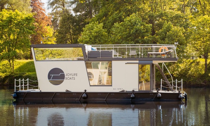 Mettlach House | Floating Home-Hausboot Saarschleife by Interhome