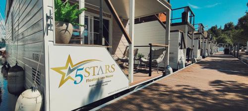 Piran House | Floating Sea House - 5Stars