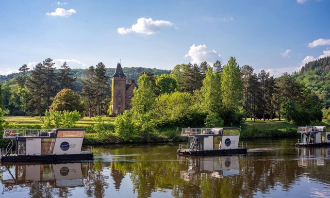 Merzig Apartment | Floating vacation apartment on the Saar - mobile home, shower, WC, 2 bedrooms