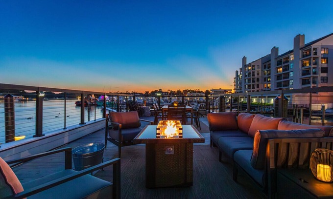 Dam Neck Boat Rental | FLOHOM 10 - Floating Luxury Steps from the Beach