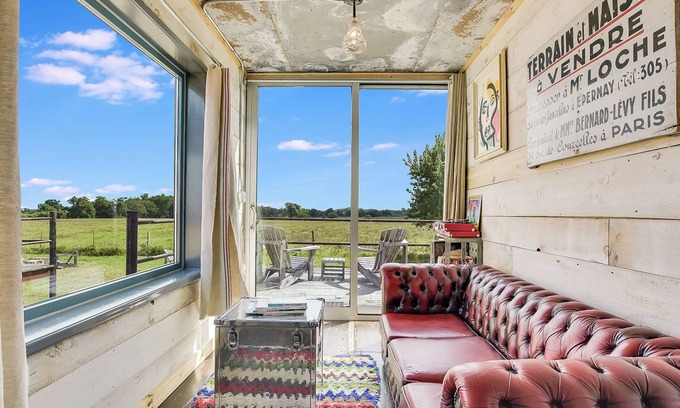 Round Top House | Flophouze Shipping Container Hotel - Houze 6