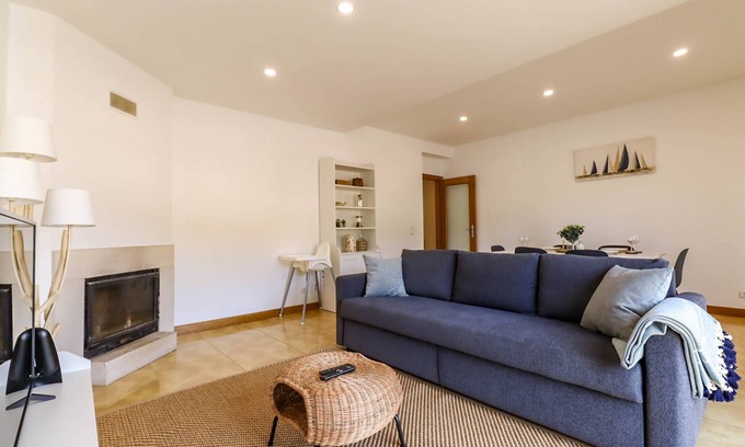 Vila Praia de Ancora Apartment | Flor do Mar - Spacious Apartment with Balcony