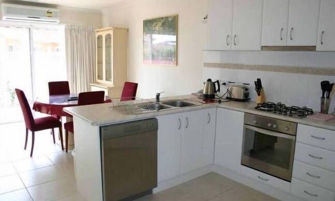 Delahey House | Florentine Villas - Your Home away from Home - near Watergardens Town Centre