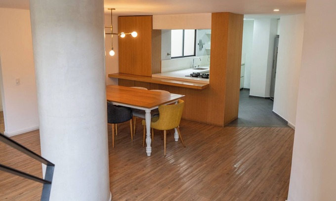 Laureles Villa | Flores del Parque, Resaltando Belleza y Alegría