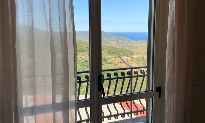 Perdifumo House | Floriana apartment 15 minutes from the sea