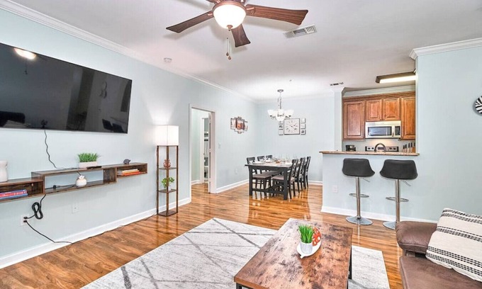 New Tampa Condo | Florida Dream Vacation 2/2 All new with Amenities!