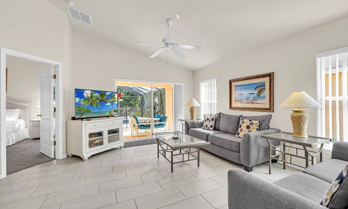 Sandy Ridge Villa | Florida Escape: Private Pool Villa, 20 Min to Disney!