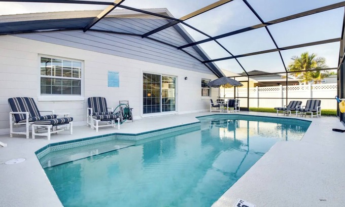 Buena Ventura Lakes House | Florida Gem 2-bedroom house in Kissimmee with strong WiFi, AC, and private pool