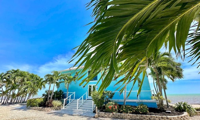 Sugarloaf Key House | Florida Keys Beach Getaway
