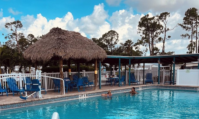 Jacarandas House | Florida tiny Vacation Home! Pet friendly!