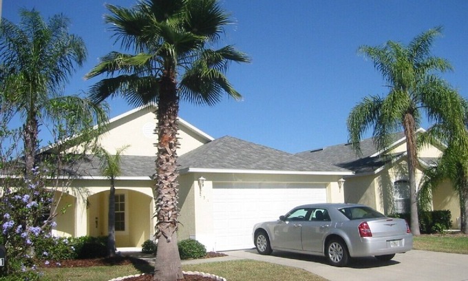 Bridgewater Crossing Villa | Florida Villa - home from home with pool - 15 mins to Disney World
