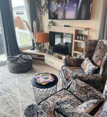 Kirby Misperton Other | Flossy’s @ Flamingo Land