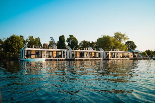 Valleyfield Hotel | Flotel