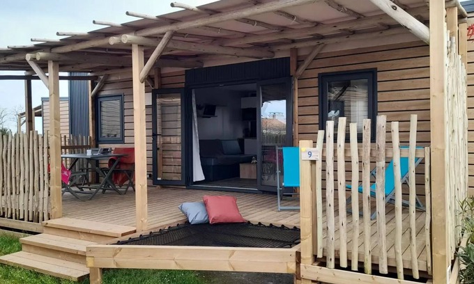 LʼAiguillon-sur-Mer House | Flower Camping Le Pré des Sables * - Mobile home Premium 2 bedrooms 32m2 - 2 bathrooms + TV 4 persons