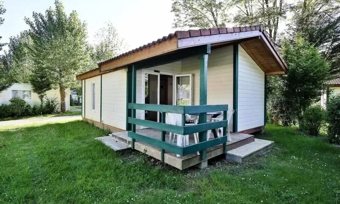 Les Achards Ski Chalet | Flower Camping Le Pavillon * - Chalet Bois Confort 31m2 - 2 bedrooms including covered terrace + TV 5 to 7 people - 5 pers. included in the tariff