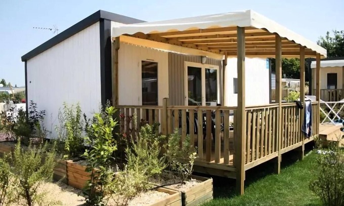 Saint Maime House | Flower Camping La Rivière * - Mobile home Premium 40m2 (2 bedrooms) + TV + LV + BBQ + Clim + 2 bathrooms 5 people