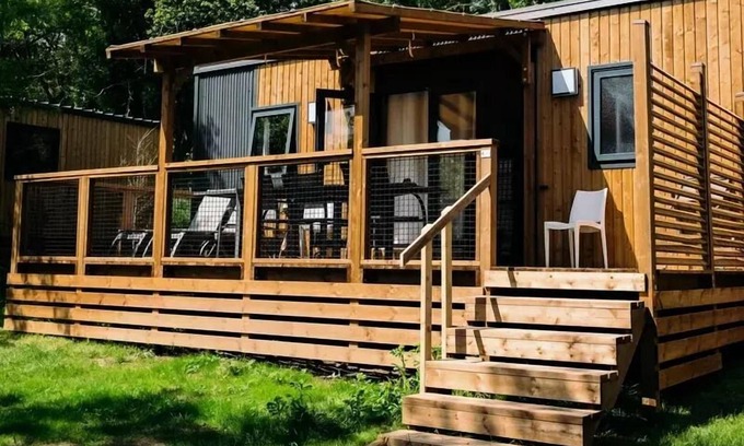 Saint-Paulien House | Flower Camping La Rochelambert * - Mobile home Premium 37m2 3 bedrooms + Terrace + TV + LV + BBQ + 2SDB + District Pieton 6 persons