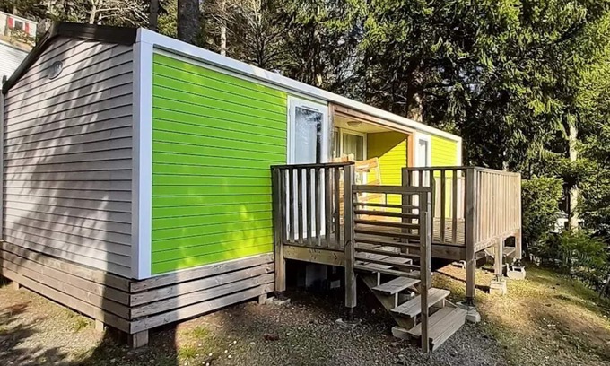 Neuveglise-sur-Truyere House | Flower Camping Le Belvédère * - Mobile home Premium MARONNE of 34 m2 - 2 bedrooms, 2 shower rooms and 2 toilets 4 people