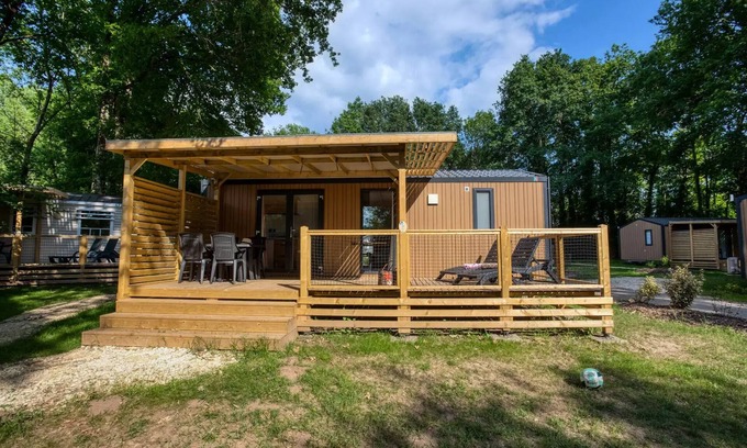 Tremolat House | Flower Camping LES BERGES DE LA DORDOGNE * - Mobil-Home Premium 29m2 Bahia - 2 bedrooms + covered terrace +LV + TV + CLIM 4 people