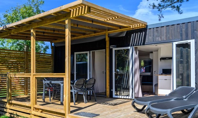 Loix House | Flower Camping Les Ilates * - NEW 2025: Homeflower PREMIUM PLUS 29m2 (2 bedrooms) + beds made on arrival and cleaning 5 people