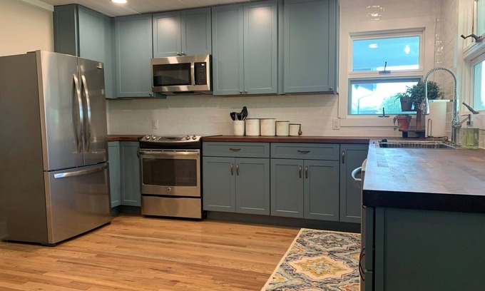 Scottsville Other | Flower Farm 3 BR/2 BA Mid Century Farmhouse near Mammoth Cave, Corvette Museum