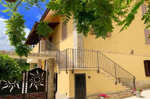 Miglianico House | Flowery House