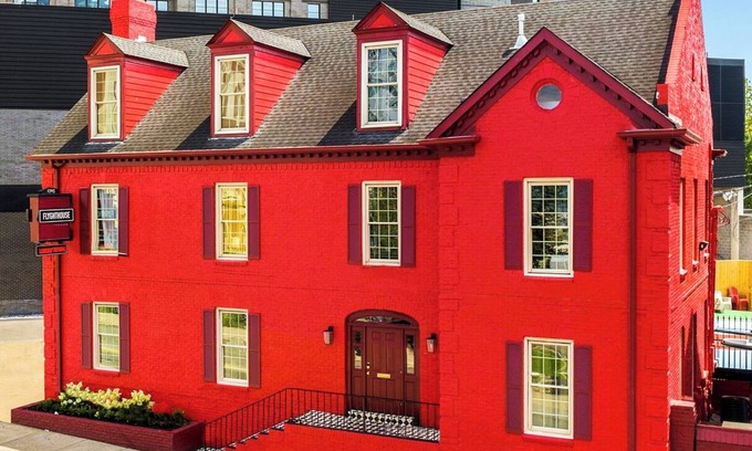 Music Row House | FlyghtHouse | Private Pickleball & Luxe Amenities
