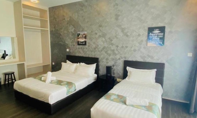 Tanjung Aru Apartment | FLYPOD - Family Suites with Balcony, Aeropod