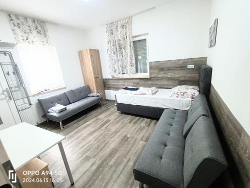 Kelsterbach Apartment | FMI33 Next to Airport
