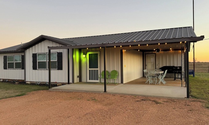 Kingston House | Fobb Getaway 3-BR house with WiFi, AC in Kingston area close to Lake Texoma