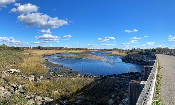Adamsville Cottage | Fogland Beach Cottage. Pets welcome!