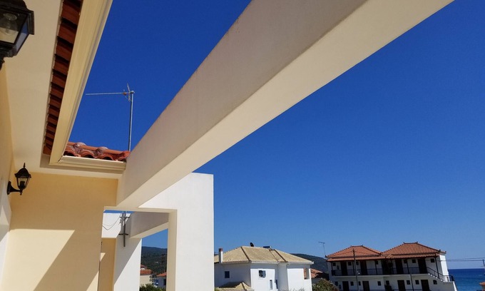 Foinikounta House | Foinikounta Central Beach Villa (Peace & Proximity)