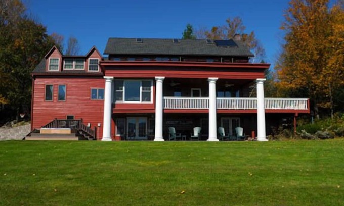 Tannersville Other | Foliage, hot tub, fabulous kitchen, views galore! Snow is coming! Come enjoy!