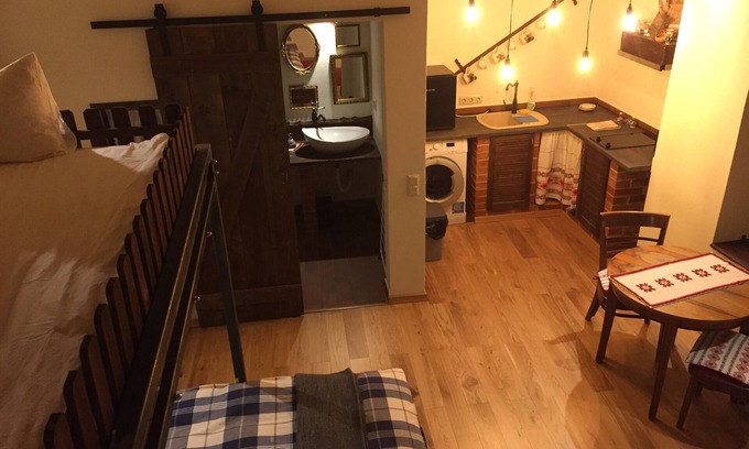 Sibiu Old Town House | Folklori Loft - Ulita Romaneasca (Brown)