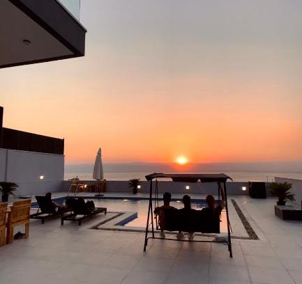 Sweimeh House | Follow Sea Villa