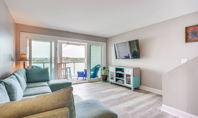 Folly Beach Apartment | Folly Beach Retreat w/Pool Access & River Views!