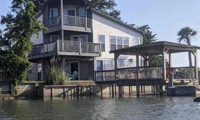 Charleston Apartment | Folly Beach Riverfront Apt with NEW Gazebo Dock, boat ramp, kayaks and bikes!