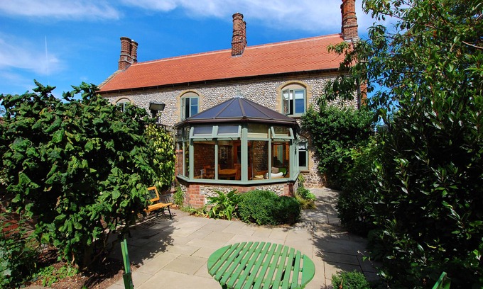 Bodham House | Folly Cottage - Two Bedroom House, Sleeps 4