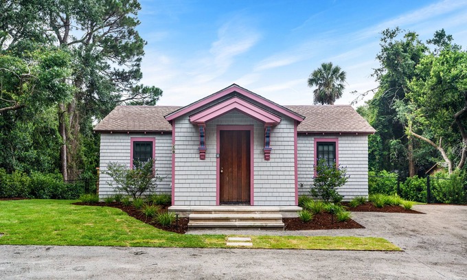 Folly Beach House | Folly Vacation 209 East, Modern, Sassy and 3 Blocks to the Beach