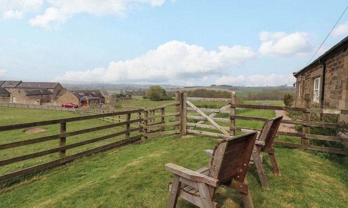 Old Bewick Cottage | FOLLY VIEW, pet friendly, character holiday cottage in Eglingham