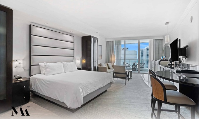Seybold Apartment | FontaineBleau | Balcony w/Ocean + Bay/City View