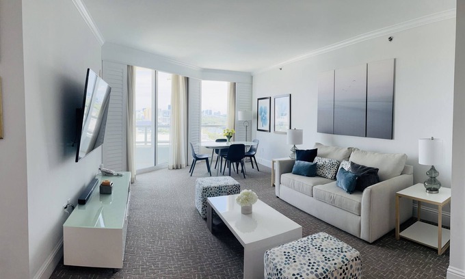 Mid Beach Apartment | Fontainebleau Tresor Remodeled One-Bedroom Suite
