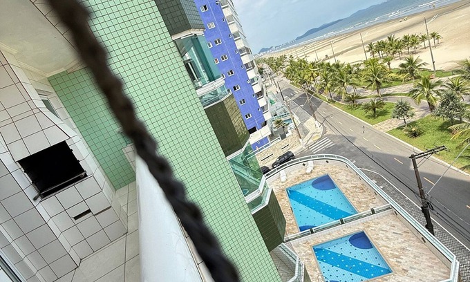Maracana House | Foot in the sand at Maracanã beach II