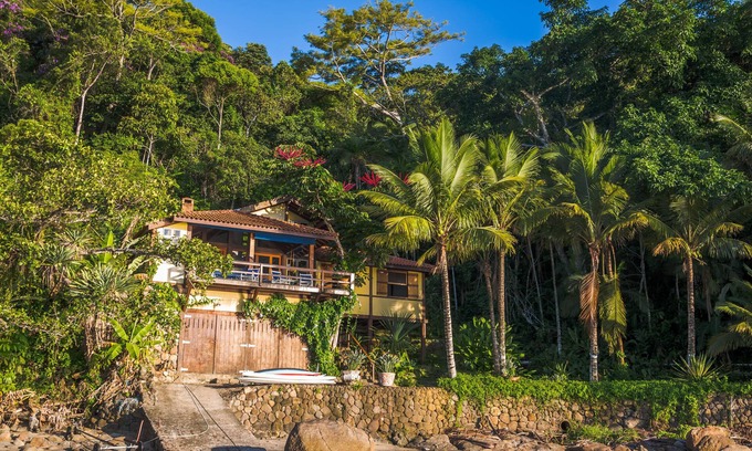 Costa Verde House | Foot in the sand on exclusive paradisiac beach (or almost)