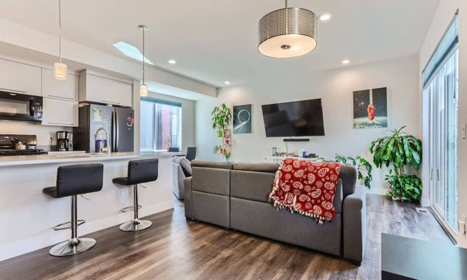 Lakewood House | Foothills I Red Rocks I W Denver 3bd 2ba Townhome