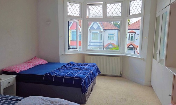 Wembley Central Bed & Breakfast | Footsteps away from wembley stadium. Best prime Location in wembley!nFamily Room