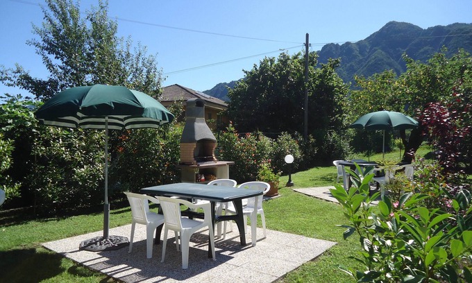 Idro Apartment | for 3-4 people, only 200m to the lake/beach, with garden, grill